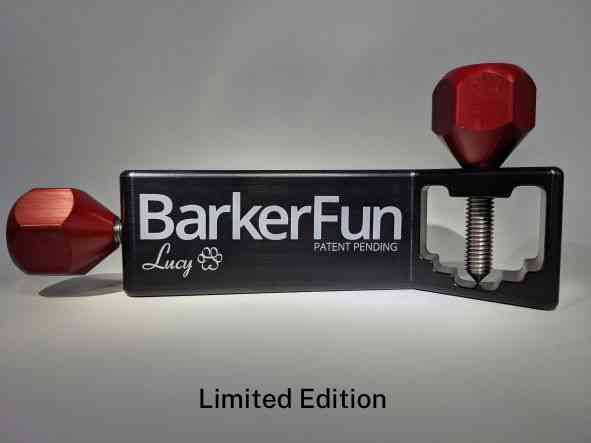 Treat Clincher limited edition in black with red handles